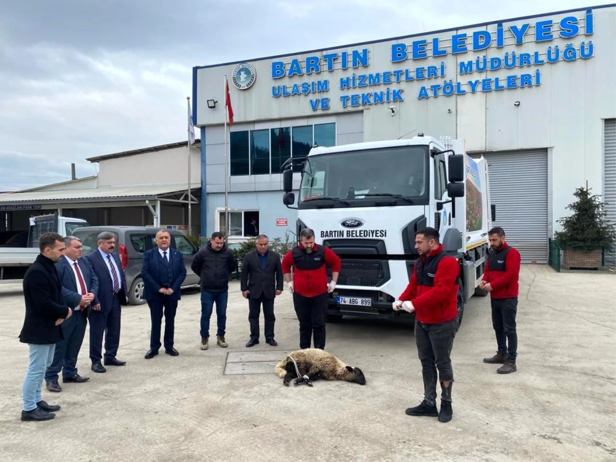 Bartın Belediyesi Araç Filosuna Yeni Bir Çöp Kamyonu Ekledi