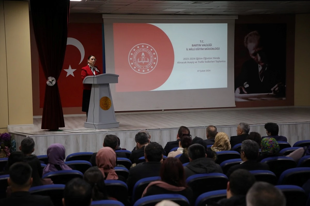 Bartın'da 2023-2024 eğitim-öğretim yılı ikinci dönemi asayiş ve trafik tedbirleri toplantısı yapıldı