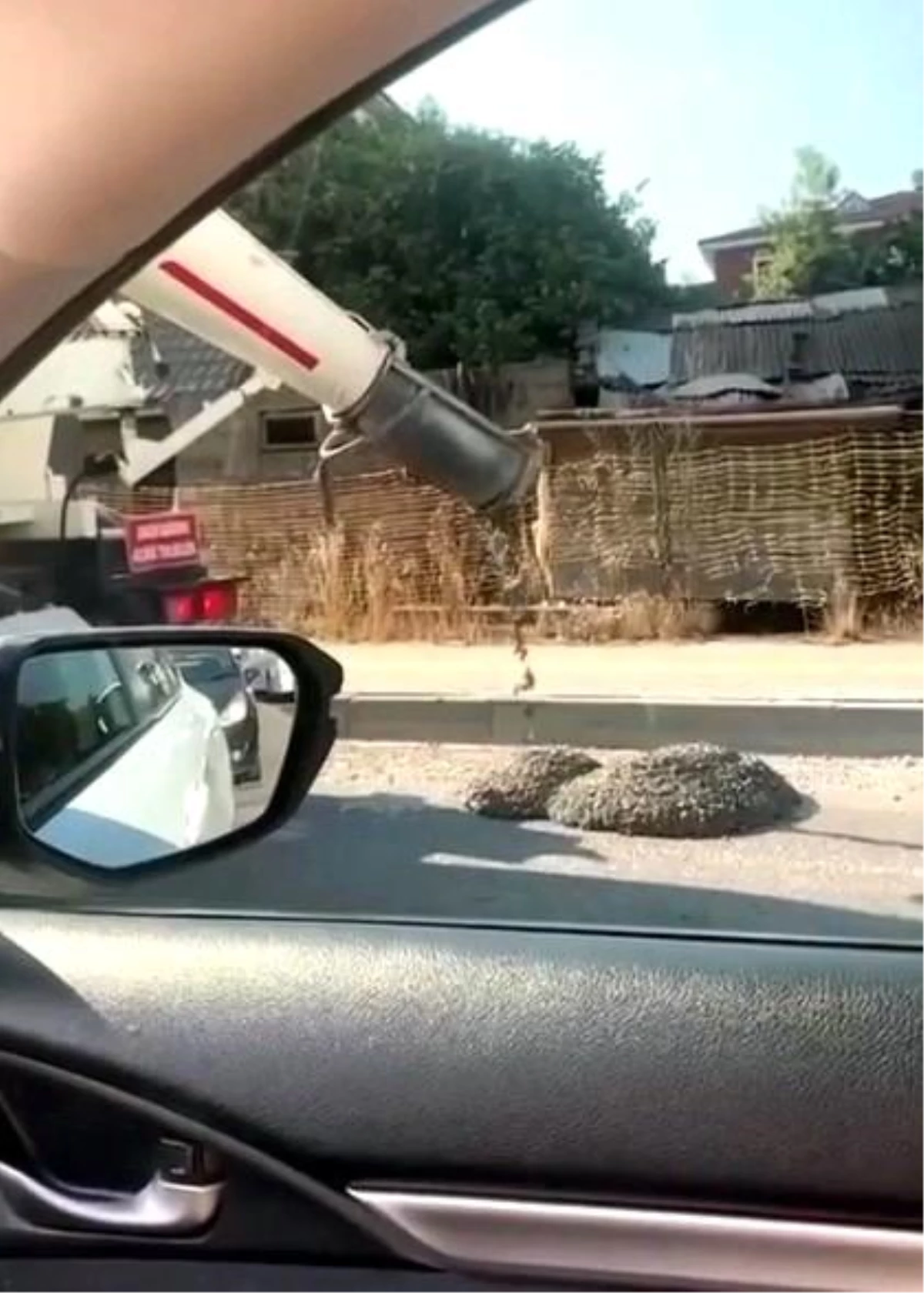 Bartın'da Mikserden Yola Harç Döküldü, Sürücüye Cezai İşlem Uygulandı