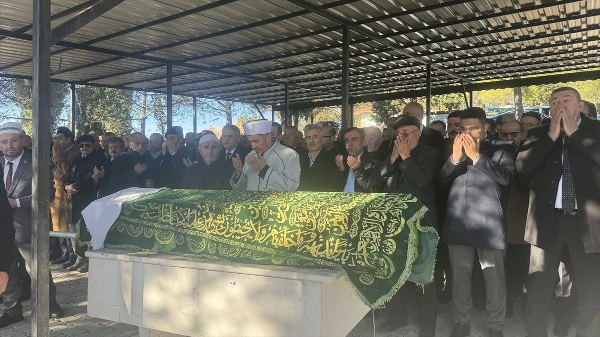 Danıştay Başkanı Zeki Yiğit'in Kayınvalidesi Ayşe Oğul Zonguldak'ta Defnedildi
