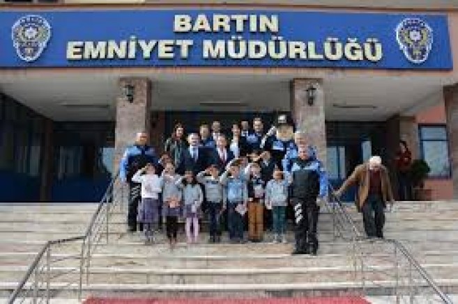 Emanetiniz Bizimle Güvende ,Kendini Siber Zorbalıktan Koru, Bilgisayar Bağımlılığından Kurtul, ve Dışrıda Hayat var