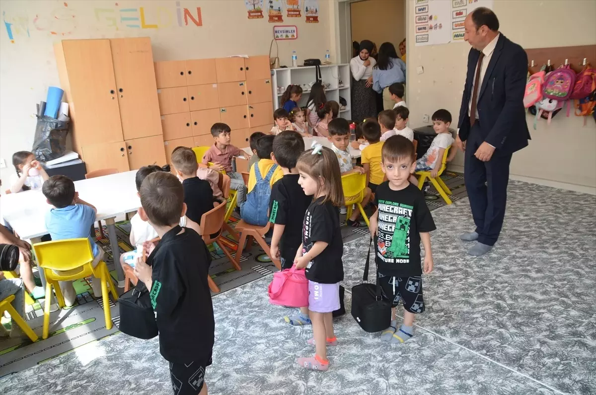 Hakkari'de dördüzler anaokuluna başladı