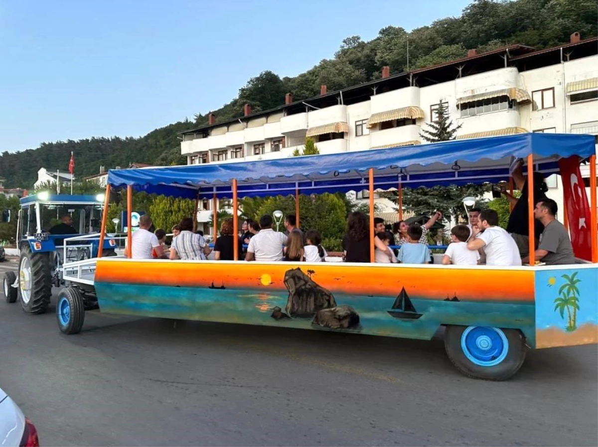 İnkumu'da Gezi Traktörü Seferlerine Başladı