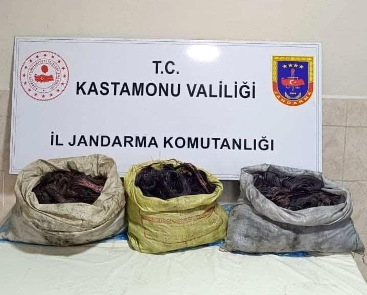 Kastamonu'da Kablo Hırsızlığı Şüphelileri Yakalandı