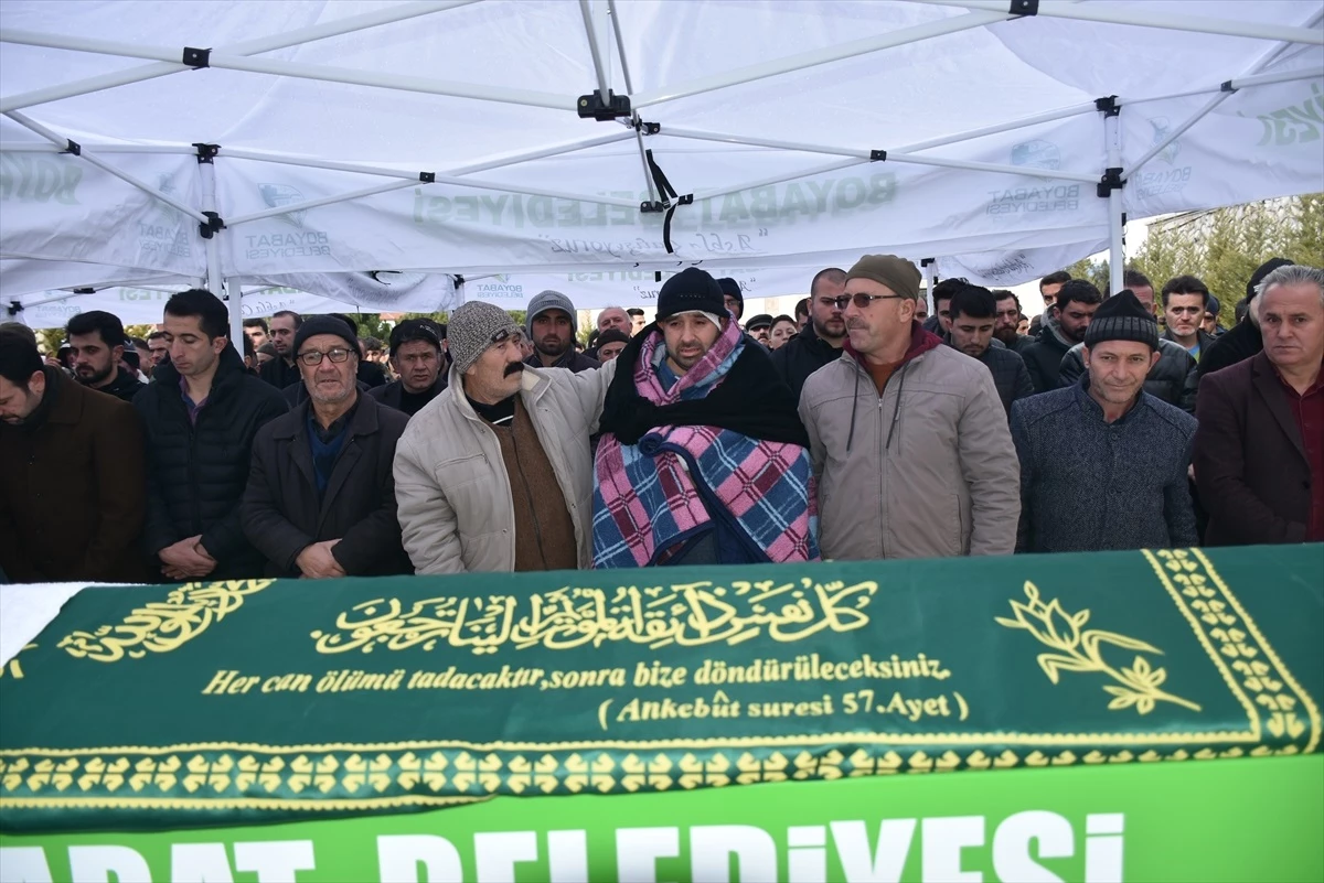 Kastamonu'da otobüs kazasında hayatını kaybeden kadın toprağa verildi