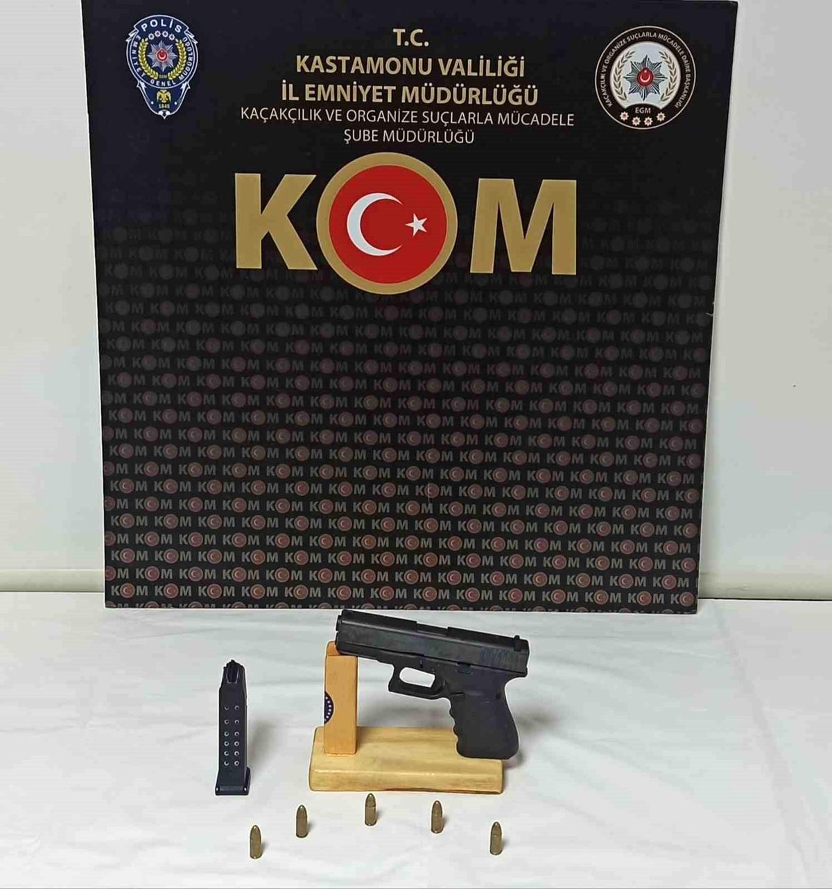 Kastamonu'da Ruhsatsız Tabanca Ele Geçirildi