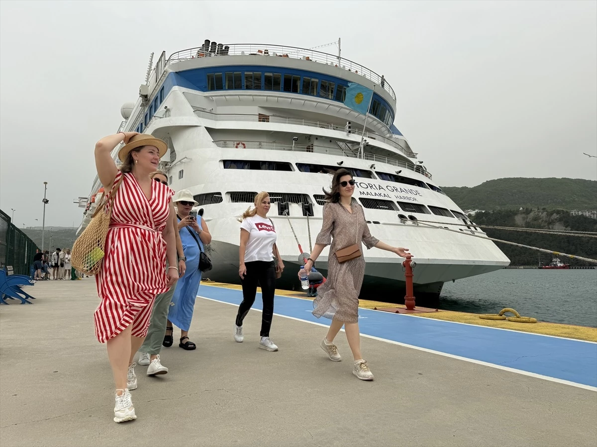 Rusya'dan Amasra'ya Kruvaziyer Turist Akını