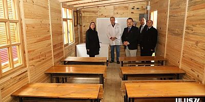 Bartın'da ahşap konteyler sınıflardan oluşan dersliklerin ,  deprem bölgelerine sevk ediliyor.