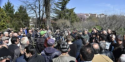 Bartın Tarım İl Müdürlüğü uygulama sahasında çiftçilere budama eğitimi doğru verim alma yöntemleri bilgilendirildi.