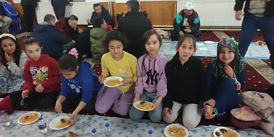 ilk orucum,ilk iftarım' programında 03-10 yaş çocuklar Camiiye sığmadı.