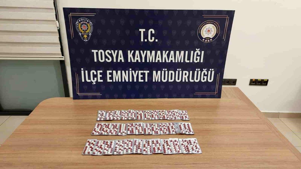 Tosya'da 497 Adet Sentetik Ecza Hapıyla Yakalanan Şahıs Tutuklandı