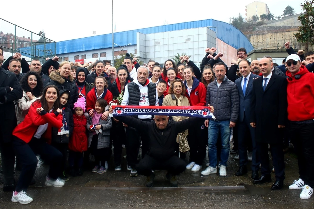 Zonguldak Spor Basket 67 Şampiyonluğu Kutladı